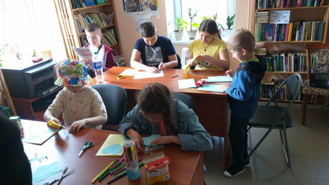 Патріотична майстерня ”Тато - захисник родини і всієї Батьківщини” («Бібліотека під відкритим небом – 2025» в рамках мистецького проєкту «Рівне. Літо. Музика – 2025»)