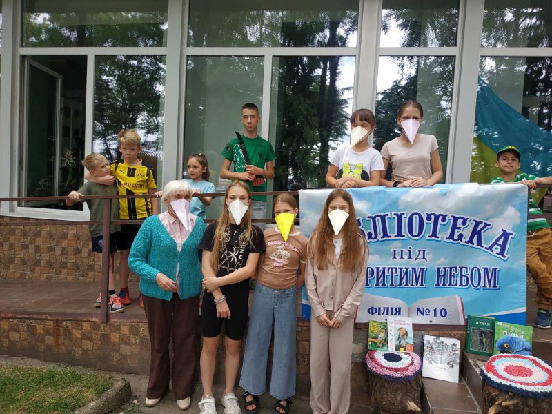Година цікавих повідомлень ”Свій край - кожній пташині рай” («Бібліотека під відкритим небом – 2025» в рамках мистецького проєкту «Рівне. Літо. Музика – 2025»)