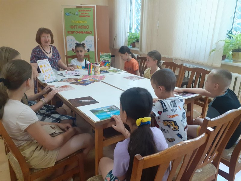 Творчі фантазії «Вмію сам – навчу тебе» («Бібліотека під відкритим небом – 2025» в рамках мистецького проєкту «Рівне. Літо. Музика – 2025»)