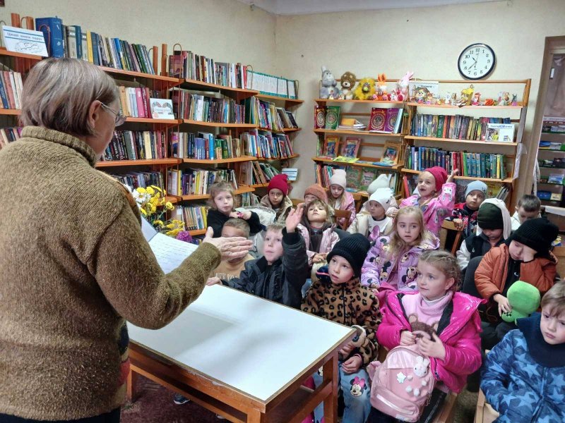 Осінній вернісаж «Фантазії з осіннього листя»