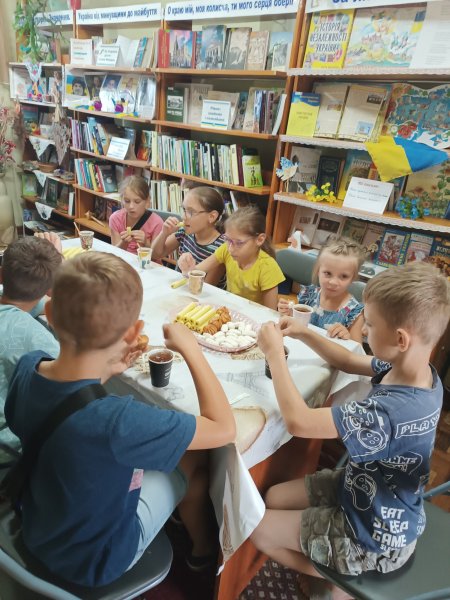 Арт-година «Вуха, лапи, хвіст» («Бібліотека під відкритим небом – 2025» в рамках мистецького проєкту «Рівне. Літо. Музика – 2025»)