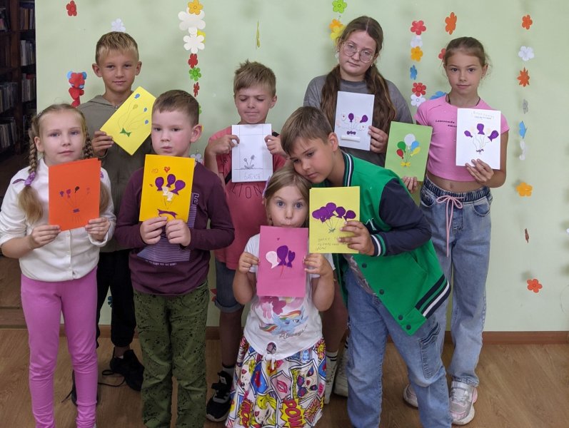 Майстер-клас «Повітряні кульки» («Бібліотека під відкритим небом – 2025» в рамках мистецького проєкту «Рівне. Літо. Музика – 2025»)