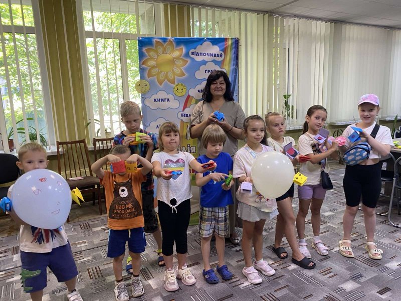 Еко читання «Виходь у двір читати» («Бібліотека під відкритим небом – 2025» в рамках мистецького проєкту «Рівне. Літо. Музика – 2025»)