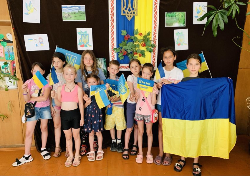 Година Державності «Є Батьківщина лиш одна – це наша славна Україна!» (До Дня Державного Прапора України) («Бібліотека під відкритим небом – 2025» в рамках мистецького проєкту «Рівне. Літо. Музика – 2025»)