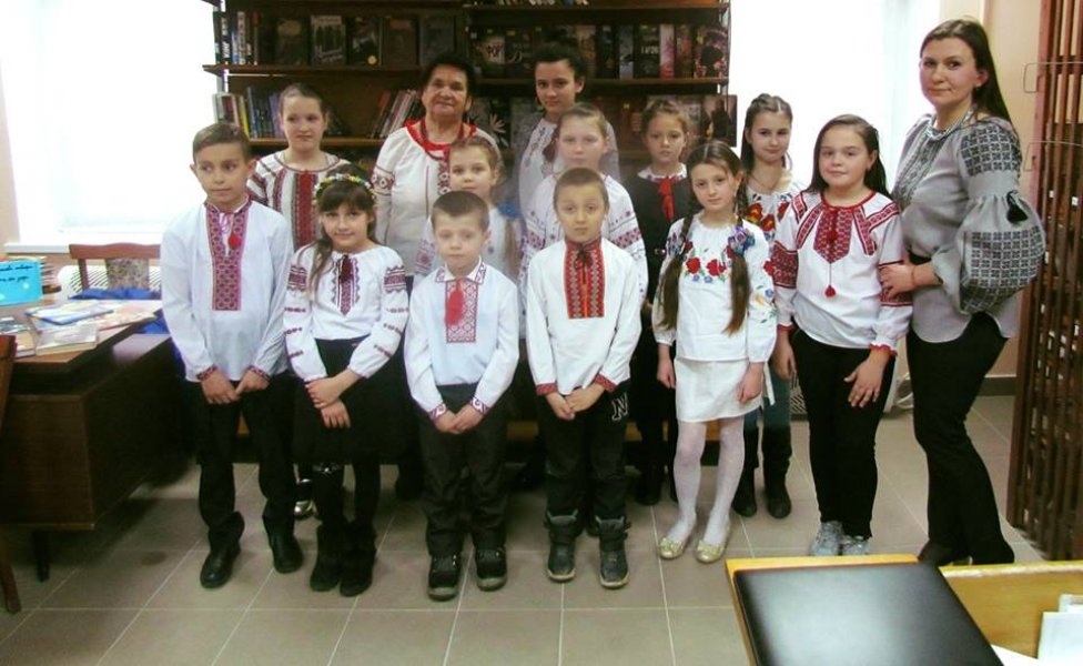 Літературно - пізнавальна гра «Іду з дитинства до Тараса»