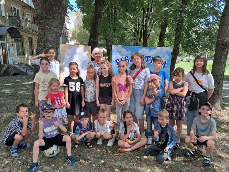 Ігрове дійство «Чим цікаве яйце?» («Бібліотека під відкритим небом – 2025» в рамках мистецького проєкту «Рівне. Літо. Музика – 2025»)