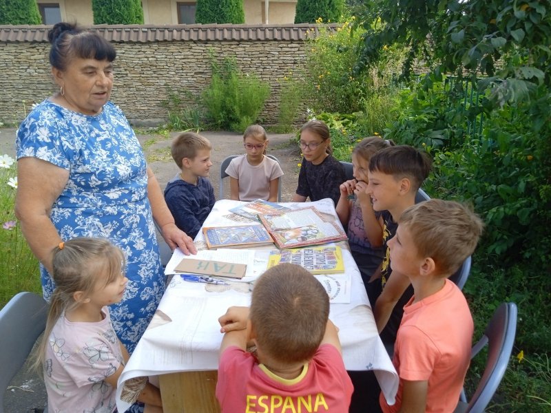 Гра-вікторина «Як я знаю Україну» («Бібліотека під відкритим небом – 2025» в рамках мистецького проєкту «Рівне. Літо. Музика – 2025»)