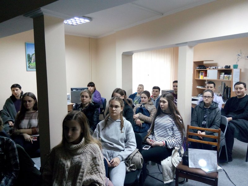Перегляд документального фільму «Добровольці Божої чоти»