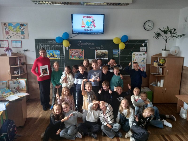Патріотична година «Сила, слава, мужність» (День захисників та захисниць України. День українського козацтва. День УПА. Покрова Пресвятої Богородиці)