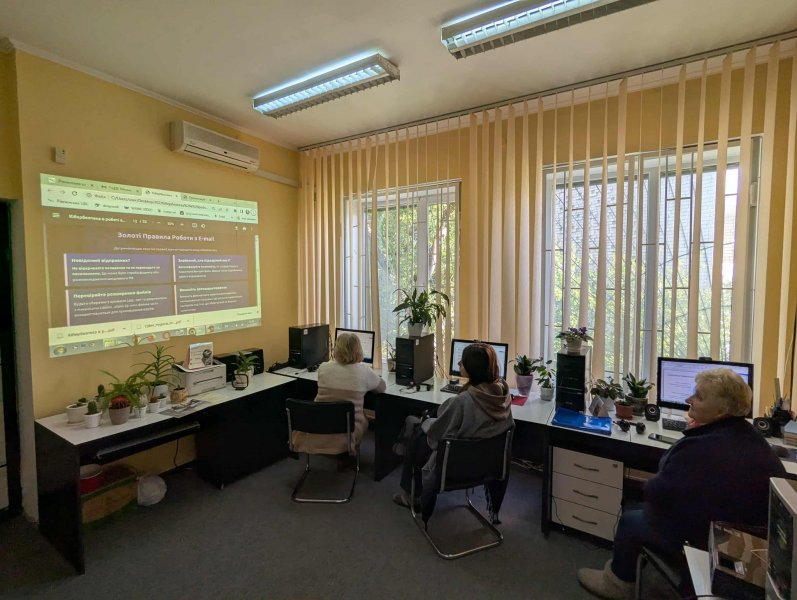 Цикл тренінгів «Кібербезпека та кібергігієна для всіх: крок за кроком» (Місяць кібербезпеки 2025)