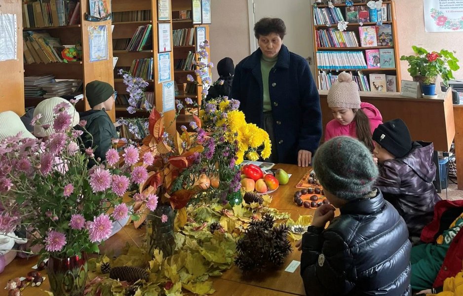 Осінній вернісаж  «Фантазія осіннього листя»