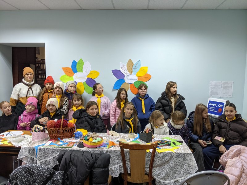 Гурток «Клуб_ОК:  Творчий куточок в бібліотеці»: майстер-клас «Квітка толерантності»» (До Міжнародного дня толерантності)