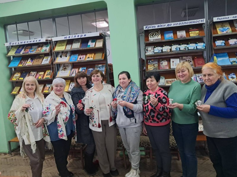 Майстер-клас з Іриною Баковецькою «Я не панна, я – господиня, в мене хусток повна скриня!»