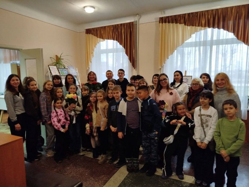 Презентація дитячих малюнків вихованки клубу «Самоцвіт» КЗ «Підліткові клуби за місцем проживання» РМР Катрусі Токарець.