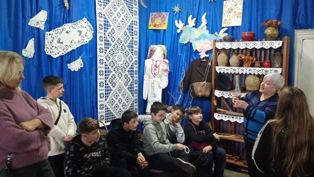 Екскурсія книгозбірнею