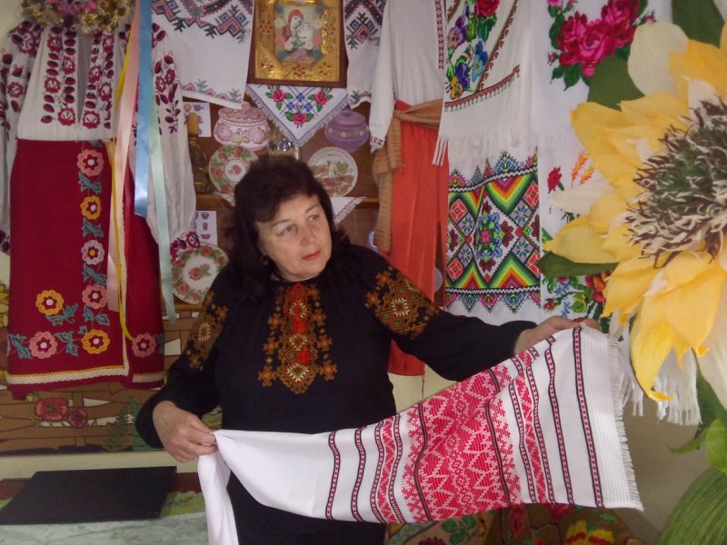 Народознавча година «Вишиванки – свято української душі»