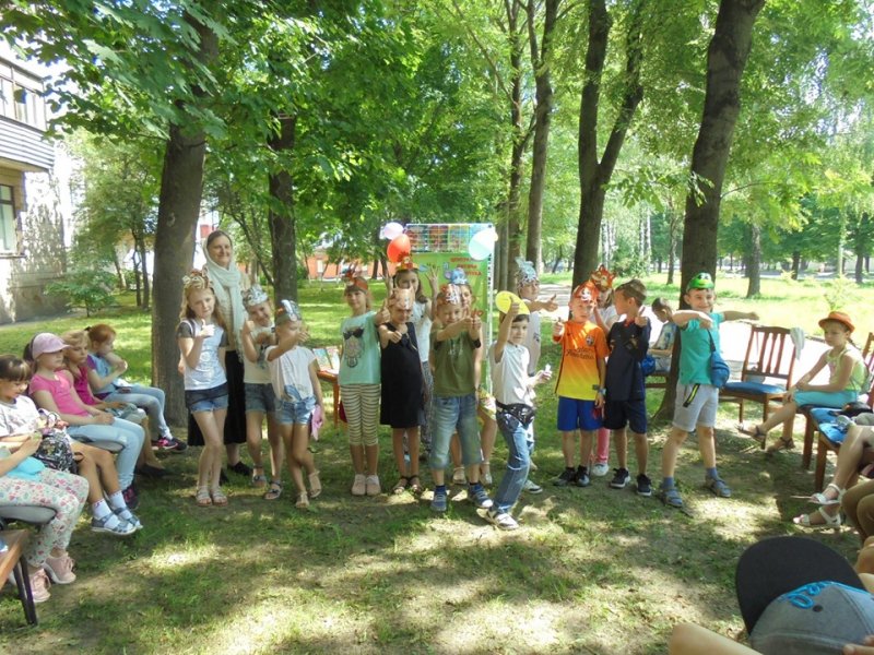 Інсценізація казки «Колобок на новий лад» у «Бібліотеці під відкритим небом»