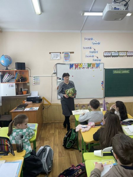 Бібліотечний огляд «Легенди про поліський край» (до 65-річчя від дня народження В. Тибеля)