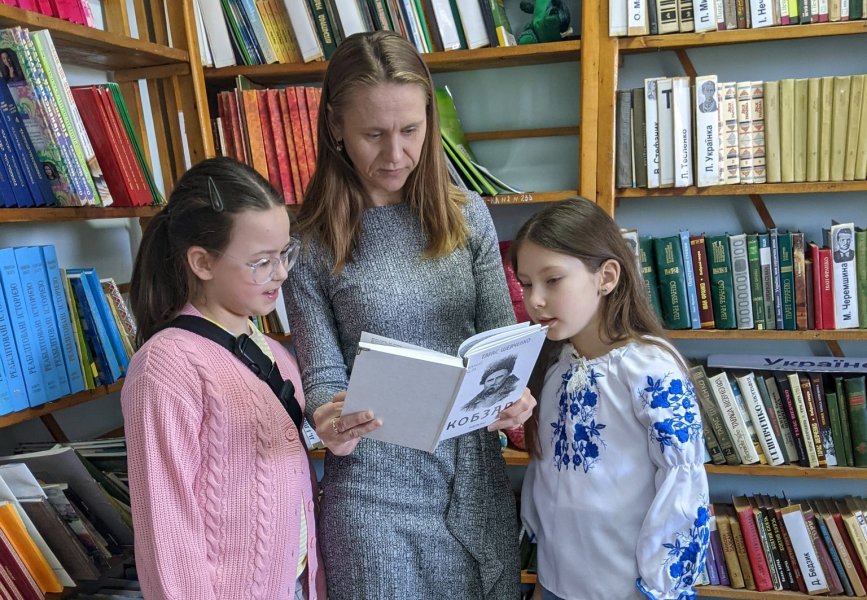 Гурток «Клуб_ОК:  Творчий куточок в бібліотеці»: арт-галерея «Шевченко надихає» 