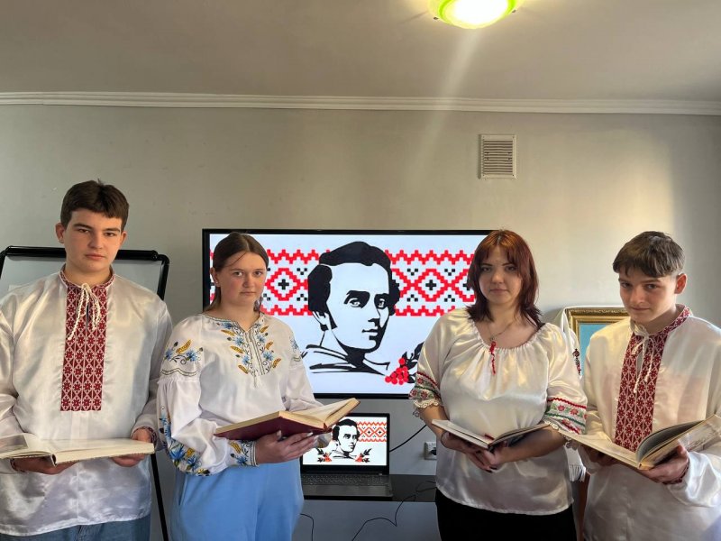 Літературний вечір «Шевченко - художник слова і пензля» (До Дня народження Тараса Шевченка, українського поета, прозаїка, мислителя, живописця, гравера, етнографа та громадського діяча)