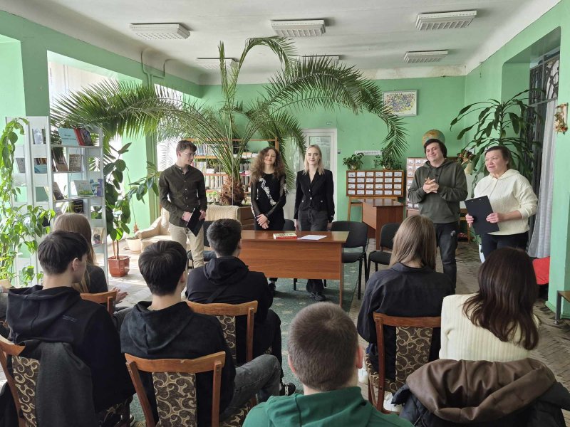 Літературне знайомство «Молоді голоси Погориння» (Тиждень дитячої та юнацької книги  «Українська книга дітям»)