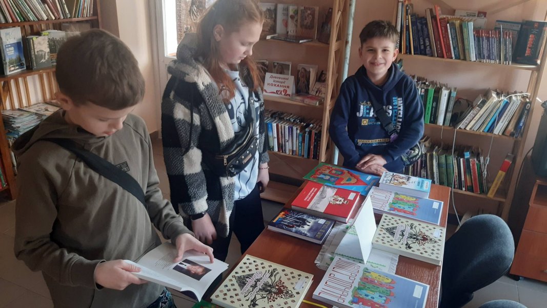 Виставка-перегляд ”Нові книги”