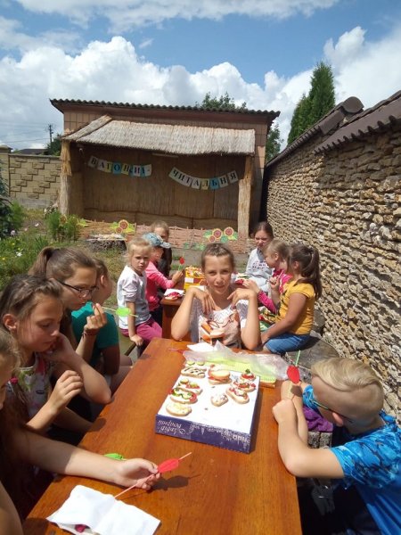 Інтелектуально-творчий конкурс «Непекельна кухня» у «Бібліотеці під відкритим небом»