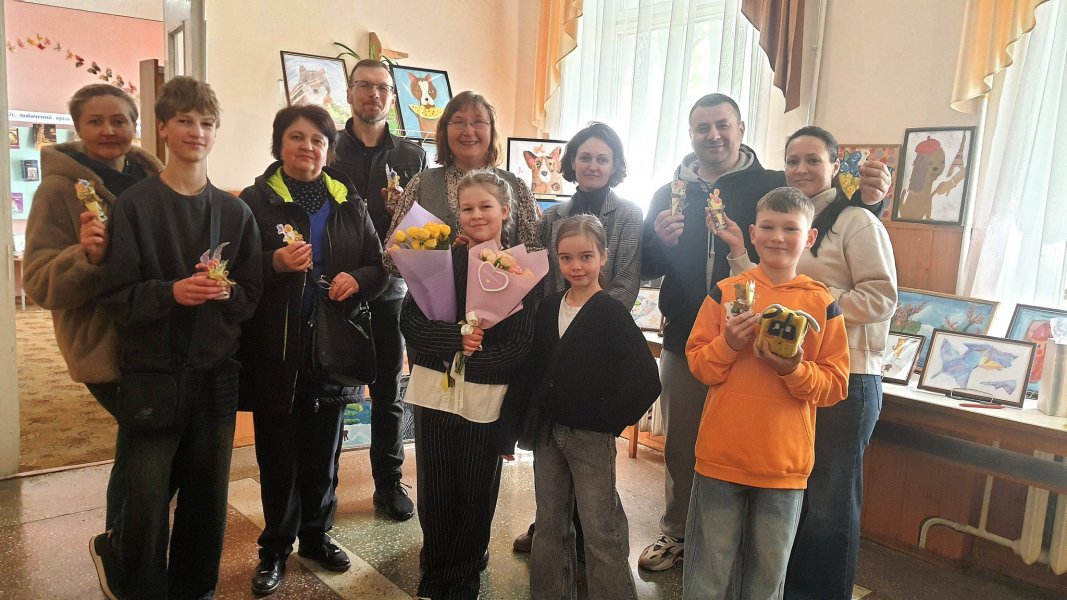 Персональна  виставка  ”Друзі поруч”