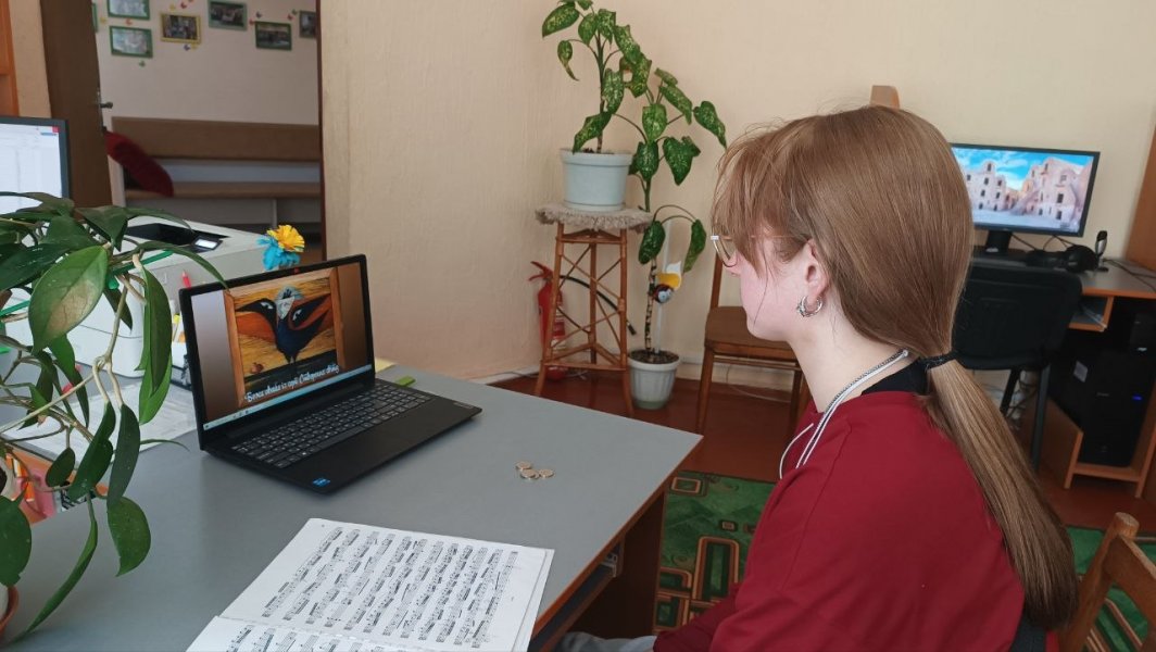 Віртуальна презентація ”Тетяна Лукашевич: барви декоративного мистецтва”