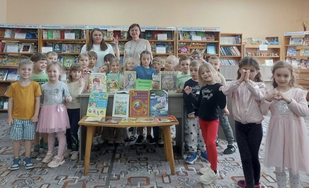 Літературний ранок ”Мамина сторінка любові” (до Дня Матері)