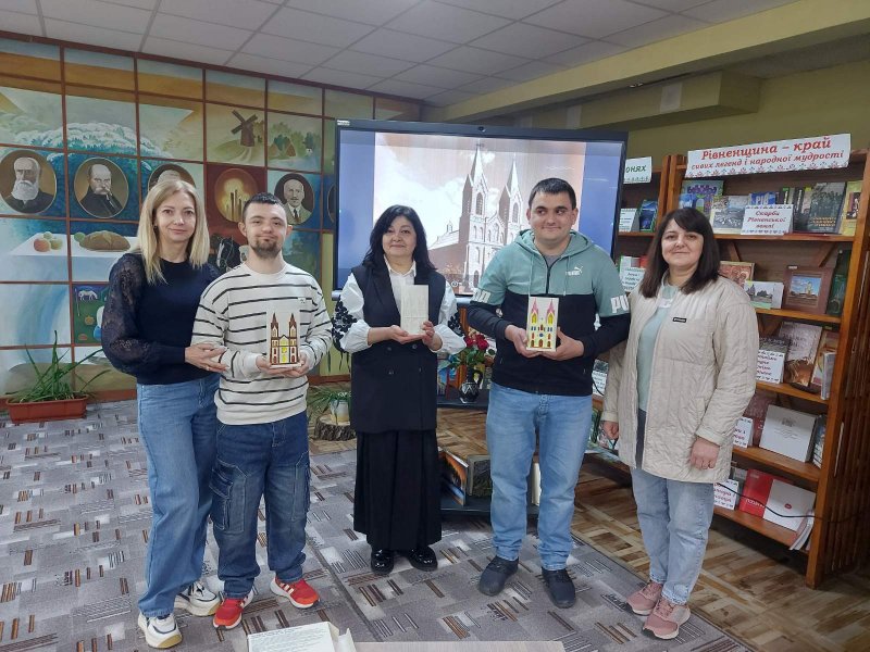 Майстер-клас з художнього декорування макету(барельєфу) Костелу Святого Антонія ”Скарби минулого”
