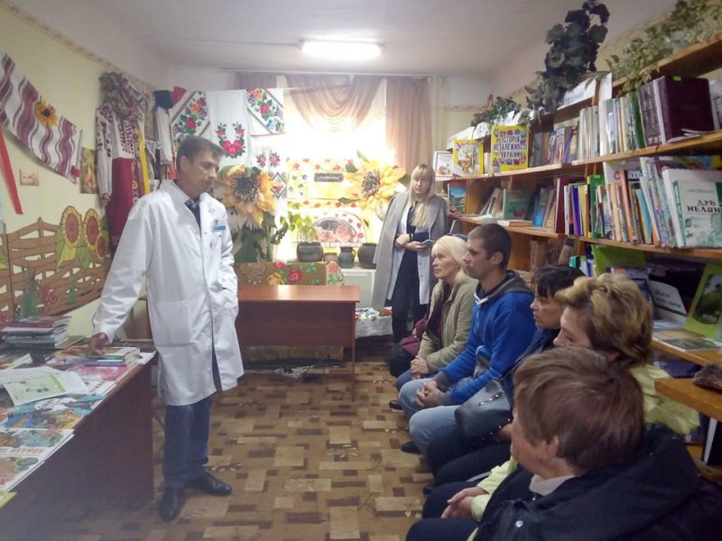 Година спілкування в книгозбірні  з лікарем Колосом Олегом Павловичем