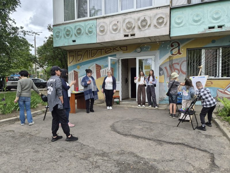 Книжковий пікнік «Бібліодвір зустрічає друзів» (Бібліотека під відкритим небом)