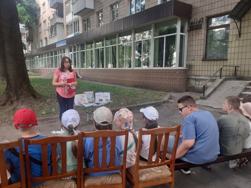 Екологічна гра «Сміття сортуй – природу рятуй» (Бібліотека під відкритим небом – 2026)