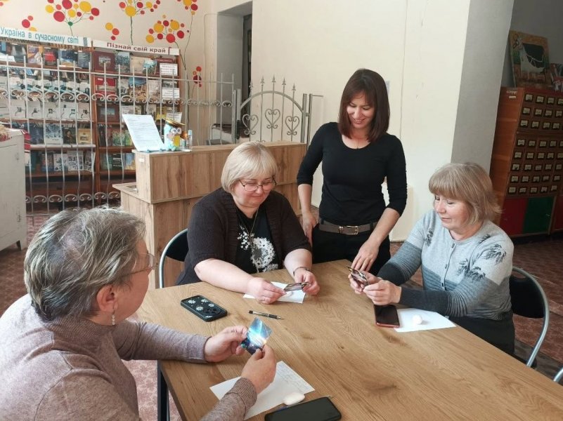 «Майстерня створення сенсів ”Коло тепла: 12 кроків до себе”»  заняття «Маніпуляції під мікроскопом»