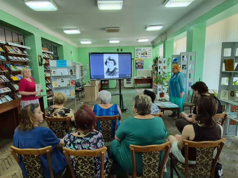 Поетичне рандеву «Читаємо, захоплюємось, обговорюємо»