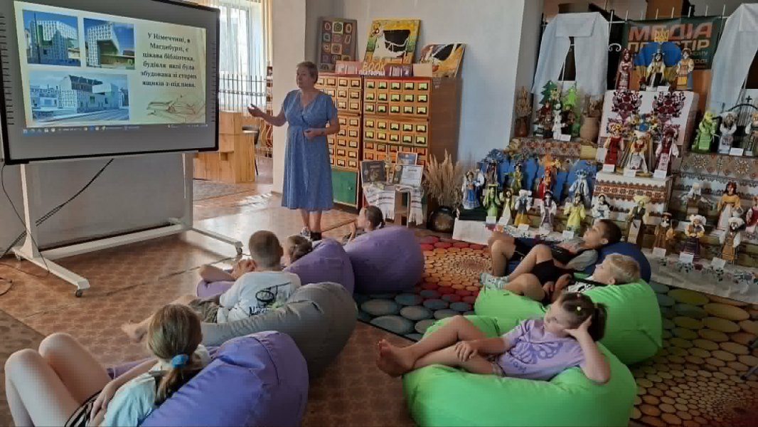 Година спілкування «Літо під книжковою парасолею» (Бібліотека під відкритим небом – 2026)