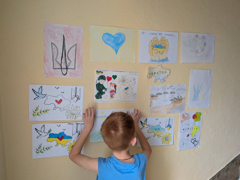 Виставка дитячих малюнків «Діти України» (До Дня пам’яті захисників України, які загинули в боротьбі за незалежність, суверенітет і територіальну цілісність України)