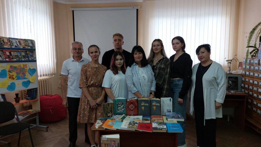 Екскурсія до бібліотеки
