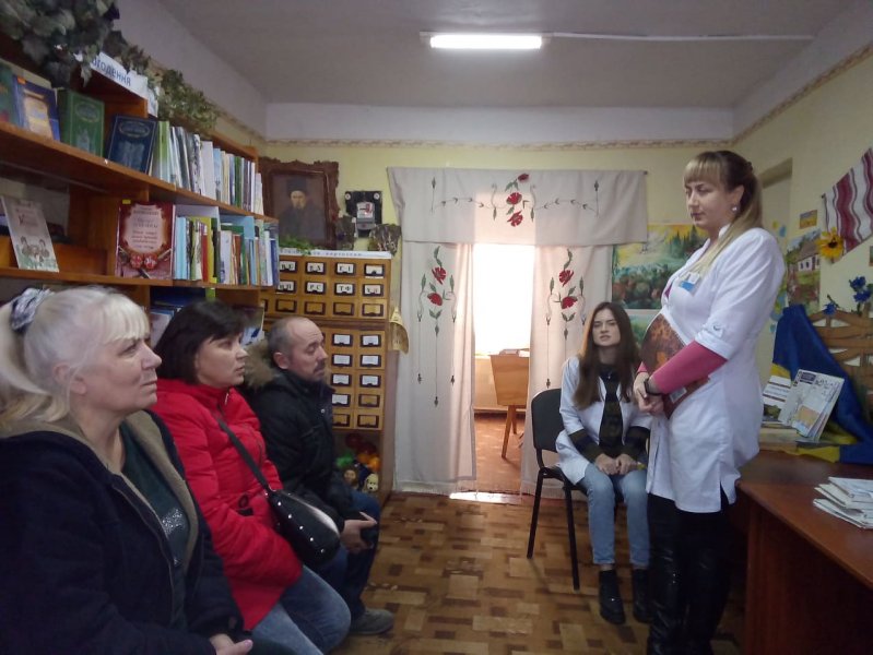 Лекція в книгозбірні від медичних працівників амбулаторії загальної практики сімейної медицини мікрорайону Тинне «Вакцинація – надійний захист від хвороб»