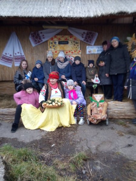 Літературна світлиця «Покотила Масниця, добра красуня»