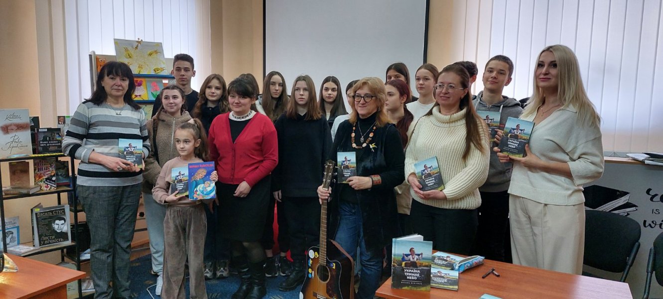 Поетична світлиця «Поезія без укриття» (Національний тиждень читання)