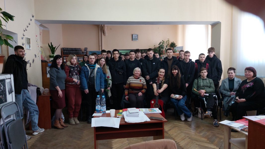 Формула успіху «Слово єднає серця» (зустріч з переможцем міської літературної премії ім. Уласа Самчука – Валентиною Люліч)