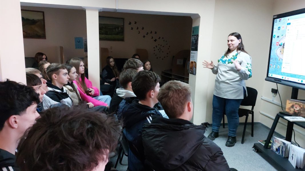 Онлайн-діалог з письменником-воїном Максимом Парфіненком «Слово народжене війною»