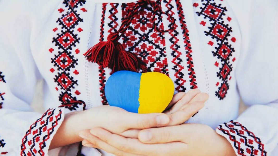Фоточелендж ”Одягну вишиванку із самого ранку”
