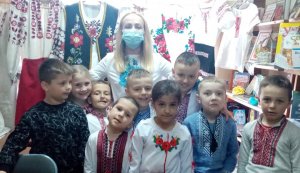 Народознавча година «Українські вишиванки наче веселки світанки»