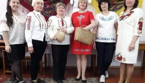 Виставка-перегляд  «Вдягни свою чудову вишиванку, відчуй в ній ласку і душі тепло»