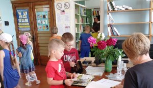 Екскурсія до бібліотеки «У світі чарівної книги»