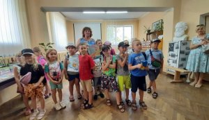 «Посольство Книжкового Арсеналу у твоїй бібліотеці» (в рамках ювілейного Х Міжнародного фестивалю «Книжковий Арсенал») Книжкове асорті від Неоніли Диб’як «Змалку з книгою дружи»