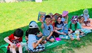 Бесіда-гра «Казкарі – володарі дитячих душ» «Бібліотека під відкритим небом»
